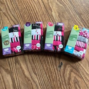 COPY - COPY - Girls panties 5 packs diffrent sizes to choose from the price is …